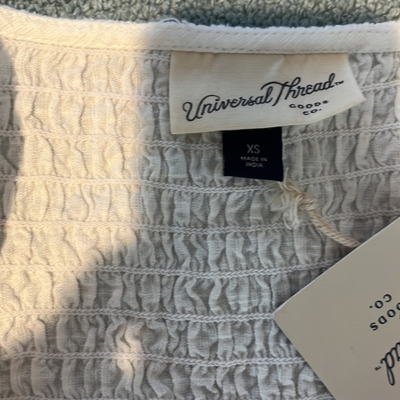 Women’s adorable white dress with side pockets  2225 - Picture 3 of 4